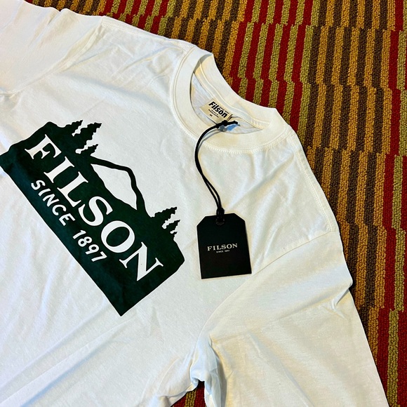 NEW🌲🏔️C.C. Filson Mountain Rain Ranger Graphic T-Shirt Medium - Picture 4 of 5